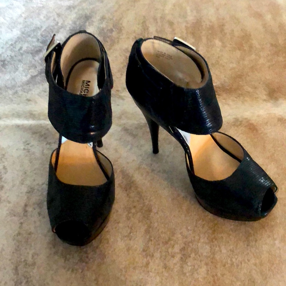 Michael Kors, black Heidi Platform, embossed leather shoes.  Size 8m.